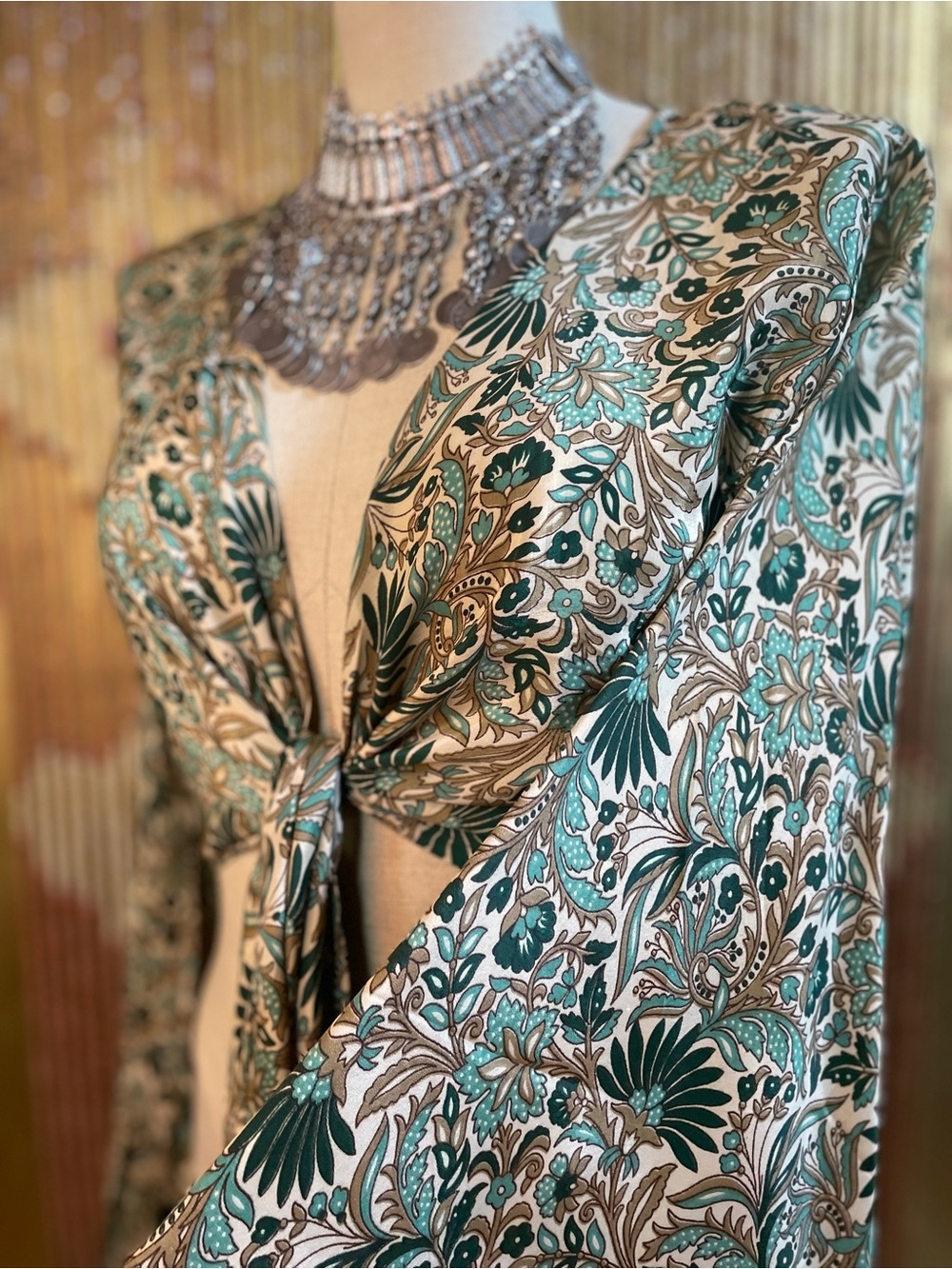 Floral Tie-Front Crop Top Belle sleeves, green